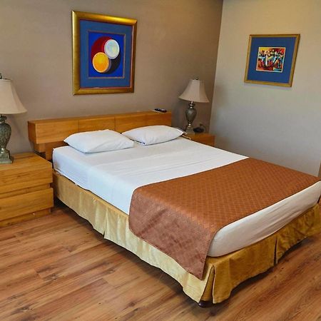 Tradewinds Hotel ซานเฟอร์นานโด ภายนอก รูปภาพ